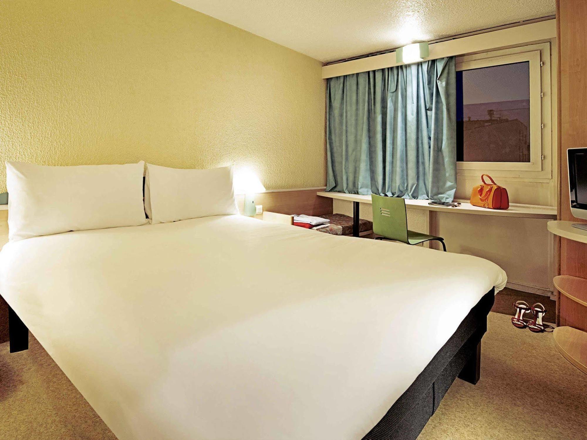 Ibis Archamps Porte De Geneve Exterior photo